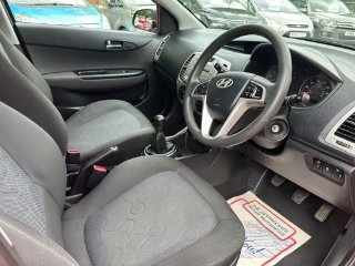 /photos/9898/f005ca89-d0a6-48b4-b2f4-97524fd01f00_i320x240.jpg